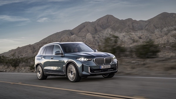 BMW X5 restyling, un 2023 all'insegna di eleganza e super ibrido