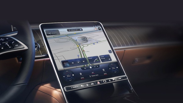 Mercedes MBUX Zero Layer via OTA arriva sulle "prime" Classe C e S
