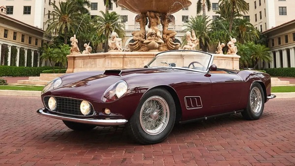 Ferrari, all'asta per una cifra record la Spider California by Scaglietti
