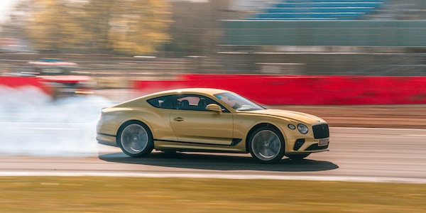 Bentley, addio al W12: stop alla produzione nel 2024