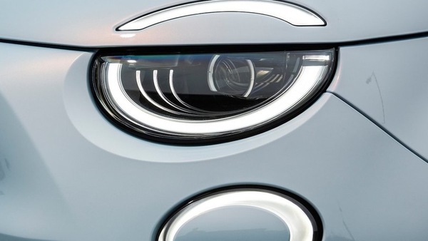 Nuova Fiat 600, avvistata la versione elettrica del suv urbano