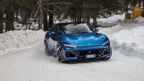 Ferrari Purosangue, emozioni di guida a ruote alte