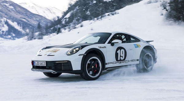 Sul nuovo numero di Auto: Porsche 911 Dakar, sportiva inarrestabile