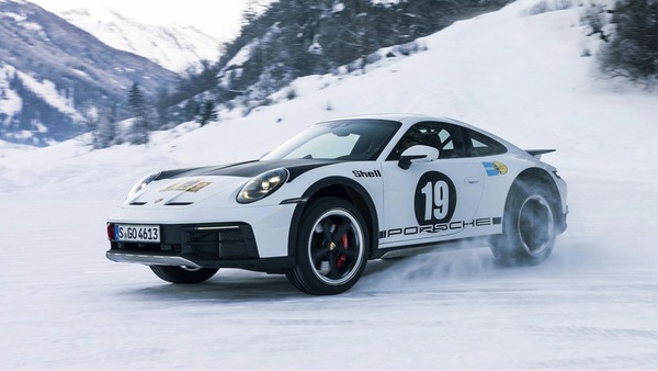 Sul nuovo numero di Auto: Porsche 911 Dakar, sportiva inarrestabile