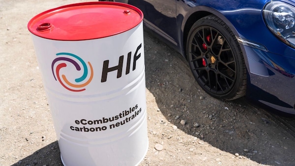 e-fuels o l'auto non parte, la proposta allo studio in Europa