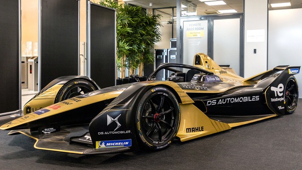 DS Performance Hub, la prova (virtuale) della Formula E