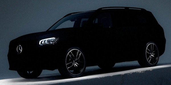 Mercedes GLS 2024, nuovo look e aggiornamenti software