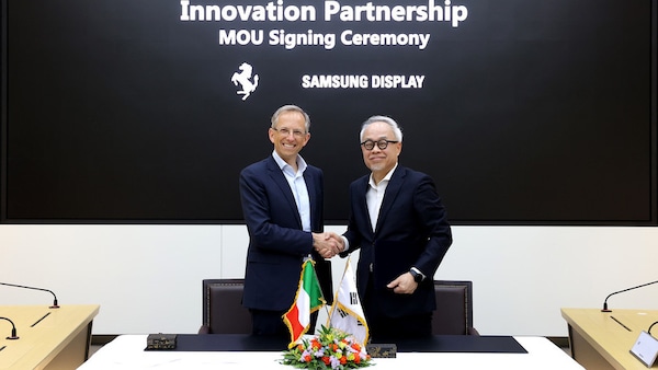 Ferrari, arrivano gli schermi Oled Samsung sulle supercar