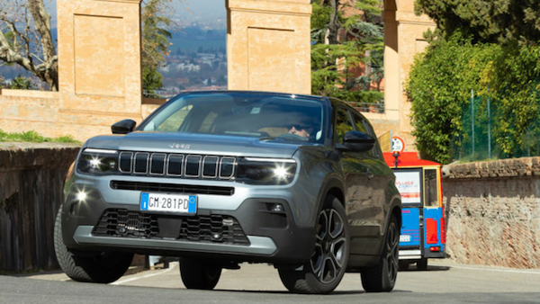 Su Auto in edicola: Jeep Avenger 1.2 benzina, la prova
