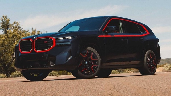 BMW XM Label Red, il supersuv si tinge di rosso e va più forte