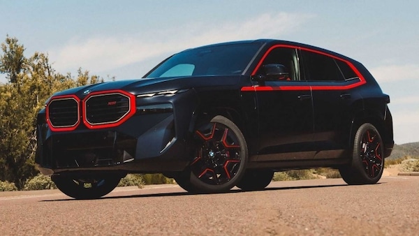 BMW XM Label Red, il supersuv si tinge di rosso e va più forte