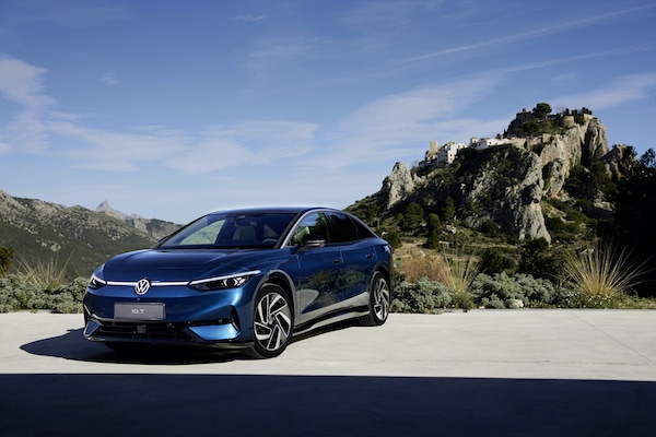 Volkswagen ID.7, la berlina elettrica per sfidare Tesla