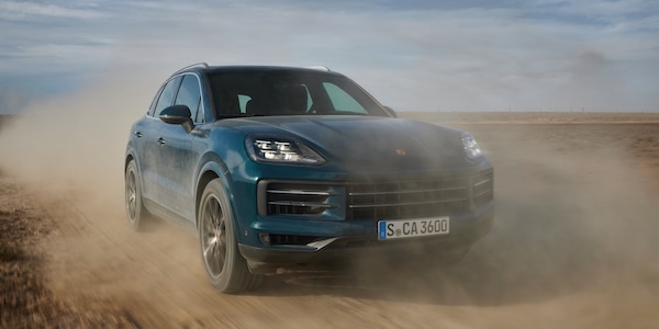 Porsche Cayenne restyling, stile da Taycan e una sorpresa