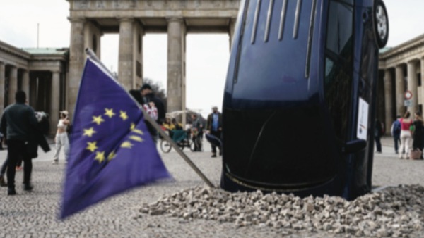 Biocarburanti e tutto elettrico dal 2035: cosa sta succedendo nell'UE