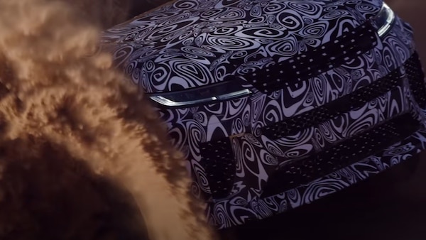 Nuova Range Rover Sport SV, il V8 twin turbo per un record di cavalli