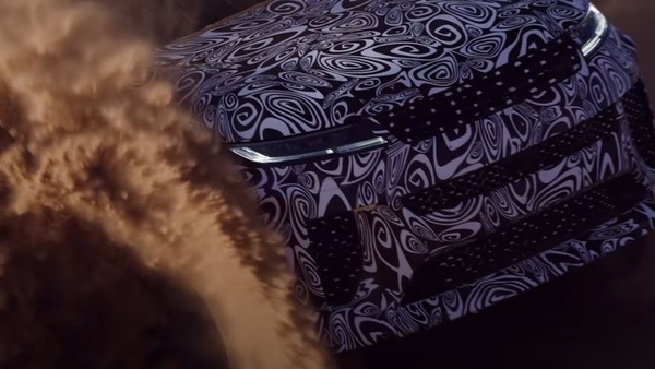 Nuova Range Rover Sport SV, il V8 twin turbo per un record di cavalli