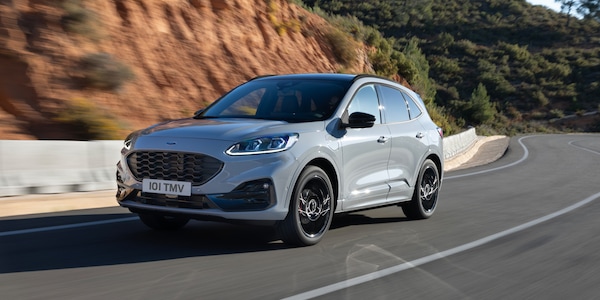 Ford Kuga Graphite Tech Edition, serie speciale col pieno di ADAS