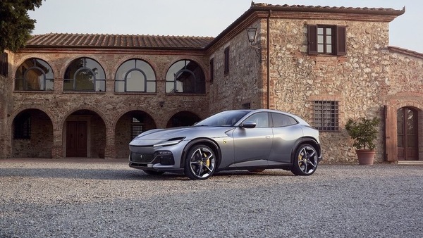 Ferrari riapre gli ordini sul Purosangue, avanti la ricerca su elettrica ed e-fuels