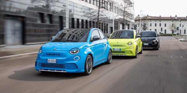 Abarth, si allarga la gamma elettrica con 500e e 500e Turismo