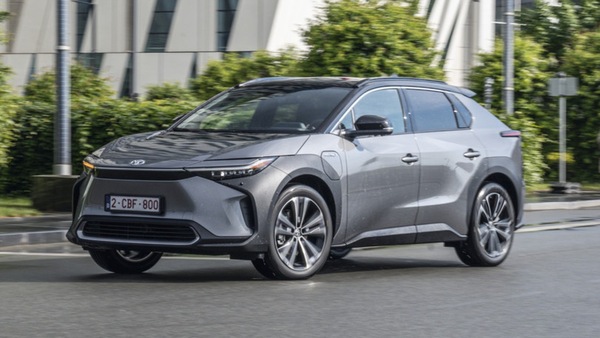 bZ4X First Edition, il Suv elettrico di Toyota si può prenotare