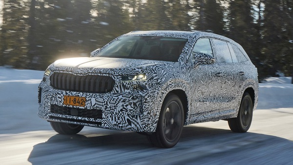 Nuova Skoda Kodiaq e Superb, l'ibrido plug-in nei test sottozero
