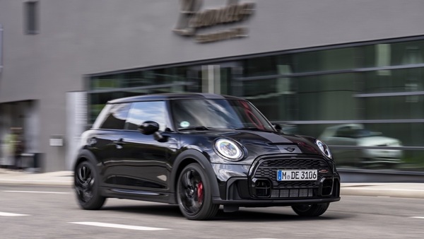 Mini John Cooper Works 1to6, manuale dell'edizione speciale