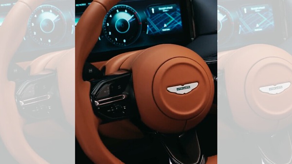 Aston Martin DB12, quanto cambiano gli interni!