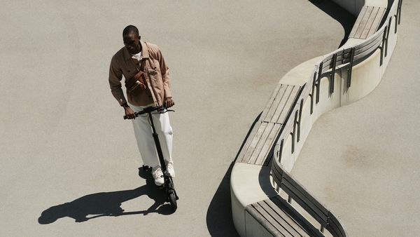 Mercedes E-Scooter, il monopattino elettrico firmato AMG