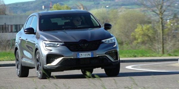Renault Arkana E-Tech, la guida completa all'acquisto