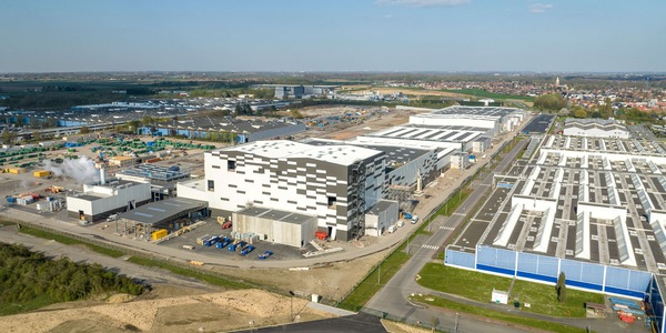 ACC, inaugurata in Francia la prima gigafactory di Stellantis e Mercedes