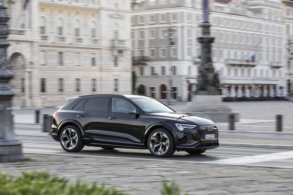 Audi SQ8 e-tron Sportback, la prova su strada