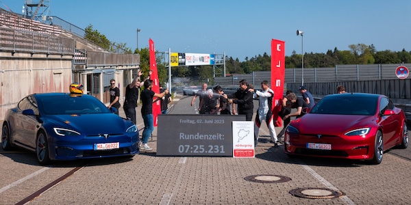 Tesla batte Porsche: la Model S Plaid è la nuova regina del Nürburgring