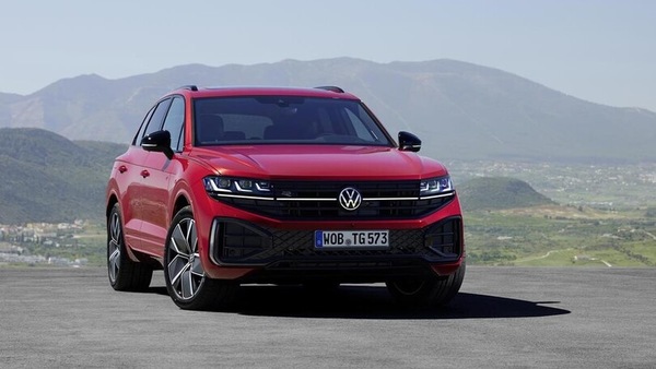 Volkswagen Touareg 2023, ordini aperti su diesel e ibrida plug-in: i prezzi
