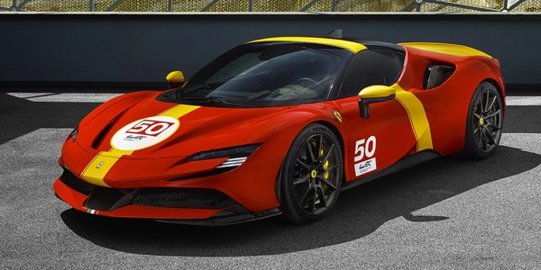 Ferrari SF90 Stradale Rosso Le Mans celebra la 499P