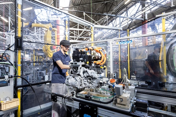 Auto Speed Date: Italia, la sfida della produzione di auto e batterie