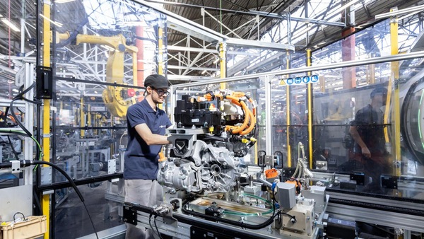 Auto Speed Date: Italia, la sfida della produzione di auto e batterie