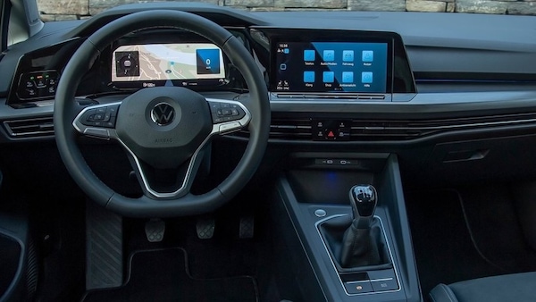 Volkswagen Golf, con il restyling 2024 sarà solo DSG?