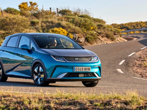 BYD Dolphin, "delfino" elettrico: la prova