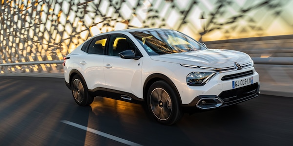 Citroën e-C4 e e-C4 X, nuovo cuore con più potenza ed autonomia