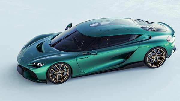 Koenigsegg Gemera pronta a sverniciare Tesla Model S Plaid