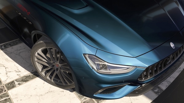 Maserati Ghibli 334 Ultima, nessuna come lei: a Goodwood saluta il V8