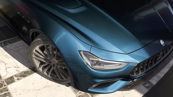 Maserati Ghibli 334 Ultima, nessuna come lei: a Goodwood saluta il V8