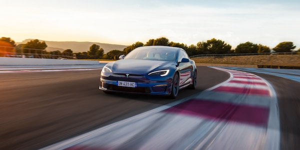 Auto Speed Date: Tesla, 20 anni tra record di vendite e grandi sfide
