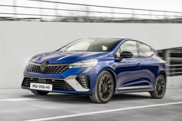 Nuova Renault Clio, ibrida e poco assetata