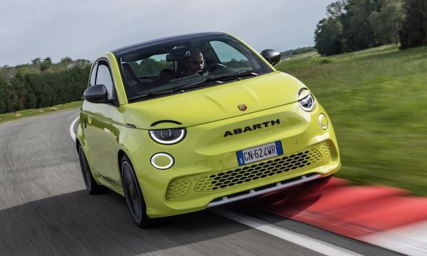 Abarth 500E, la prova al Balocco