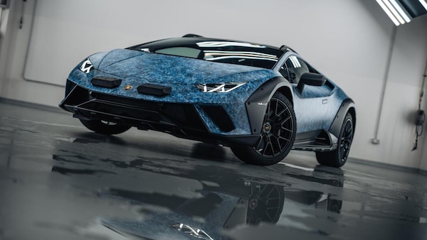 Lamborghini Huracán Sterrato, con i colori del mare è una "Opera Unica"