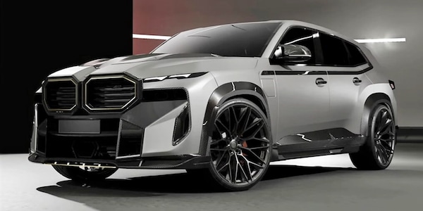BMW XM si "veste" di carbonio grazie a Renegade Design