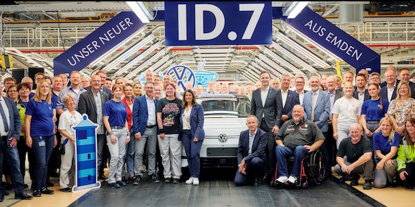 Volkswagen ID.7, parte la produzione dell'ammiraglia anti Tesla