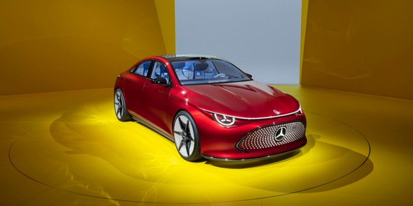 Mercedes Classe CLA concept, elettrica e iper-tecnologica
