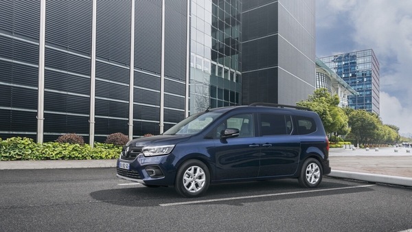 Renault Grand Kangoo 7 posti, quanto spazio (e versatilità) a bordo!